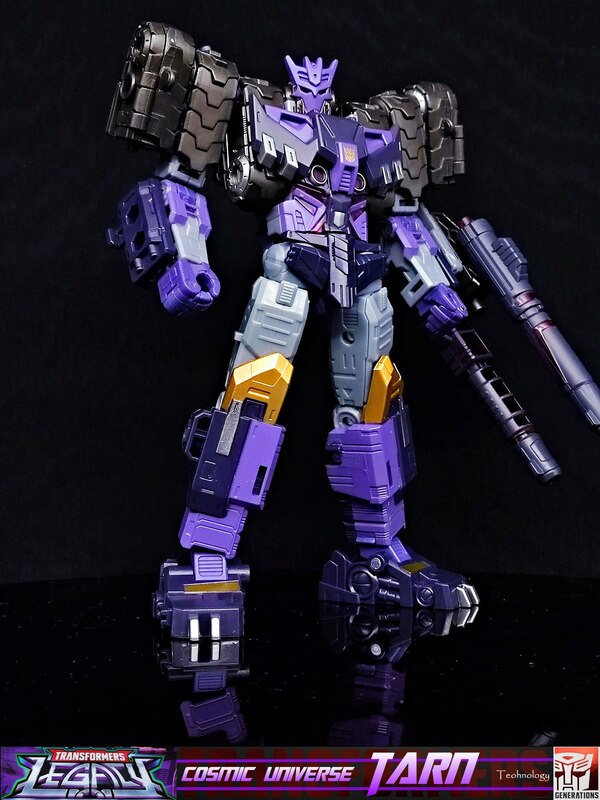 In Hand Image Of  Transformers Legacy Evolution Tarn Toy  (4 of 11)